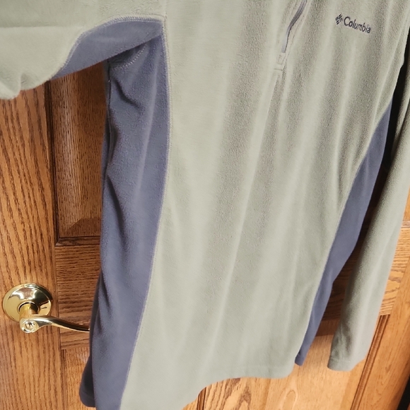 Columbia Olive Green and Charcoal Fleece Pullover - Picture 5 of 6